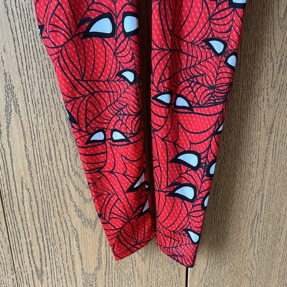 Spiderman Black and Red Leggings Size Small - Picture 3 of 7